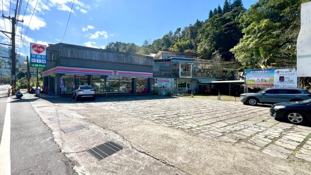 峨眉開心臨路小農地